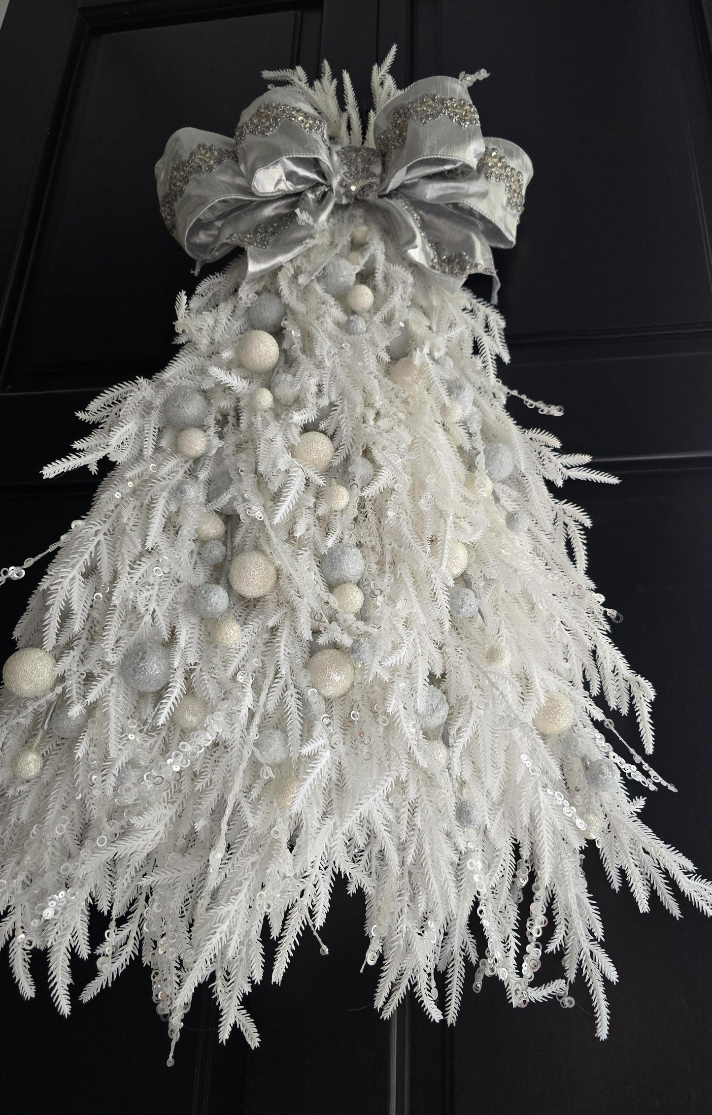 Large Luxury Christmas Tree Wreath Elegant Front Door Home Decorations White Xmas Winter Mantle Decor Porch Holiday Swag Designer Unique