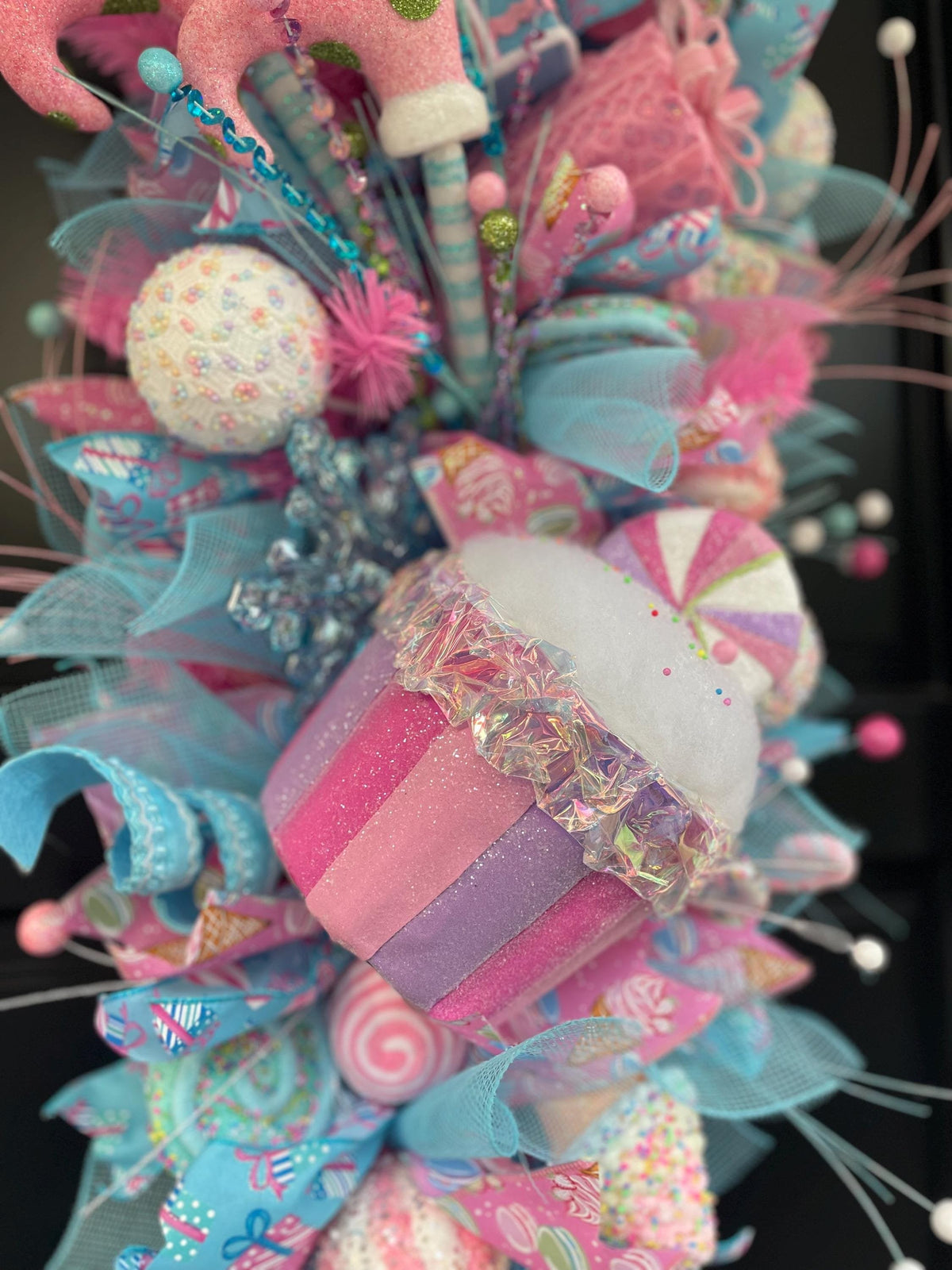 XL Candy Shop Luxury Teardrop Christmas Front Door Wreath Sweet Cake Pink Blue Home Decoration Xmas Winter Mantle Decor Holiday Advent Swag
