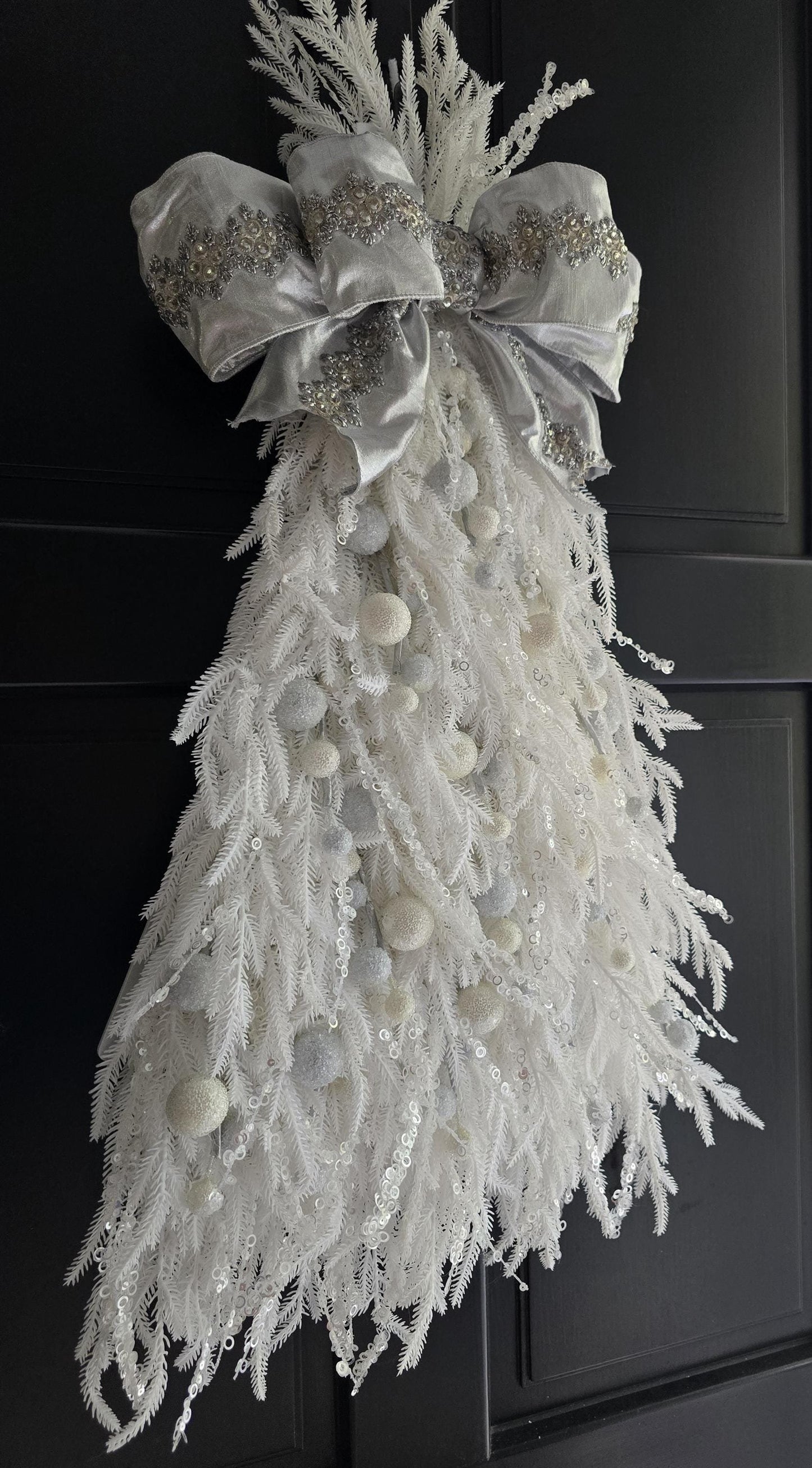Large Luxury Christmas Tree Wreath Elegant Front Door Home Decorations White Xmas Winter Mantle Decor Porch Holiday Swag Designer Unique