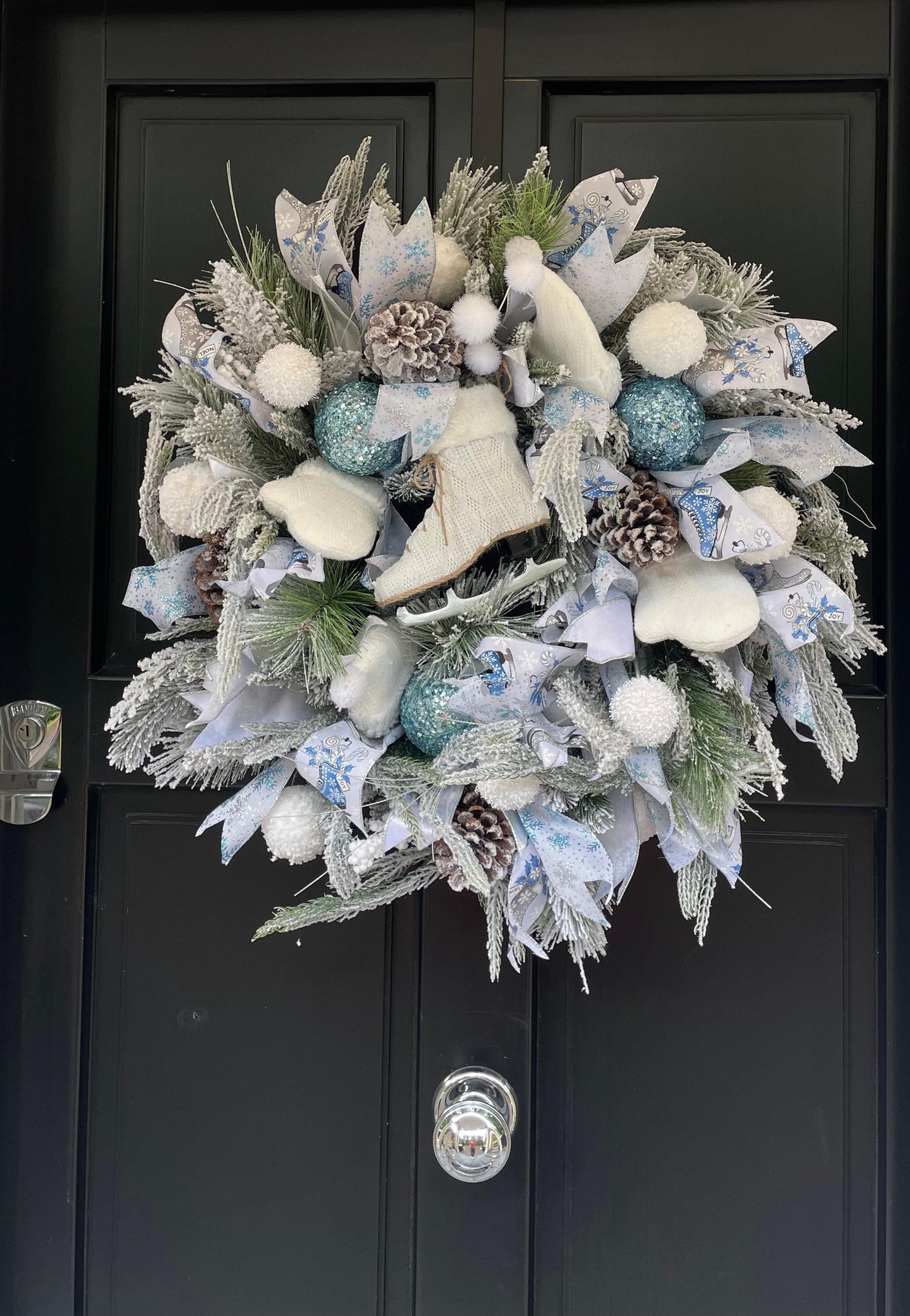 XL White Flocked Christmas Wreath Ice Skating Front Door Elegant Home Decor Decoration Glam Winter Swag Designer Unique Gift Luxury Holiday