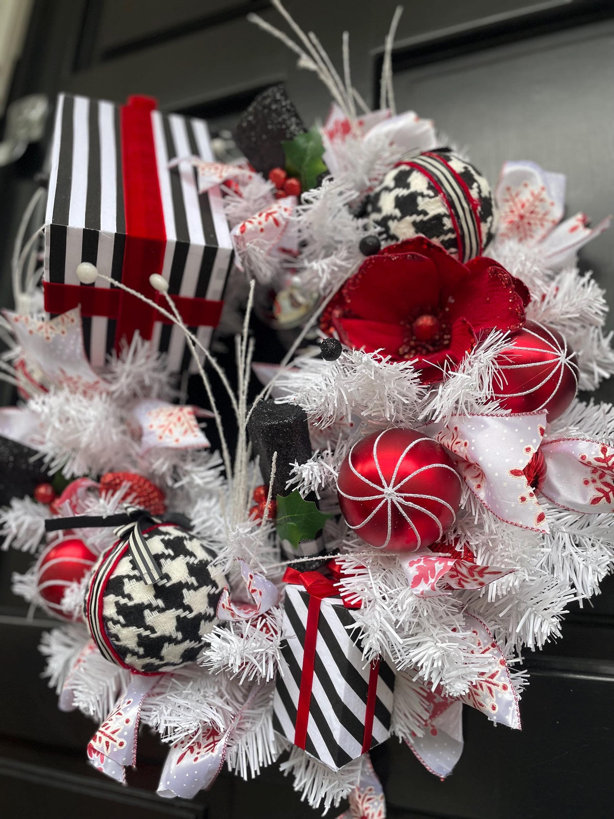 Red White Black Christmas Wreath | Modern Glam Decor | 50cm