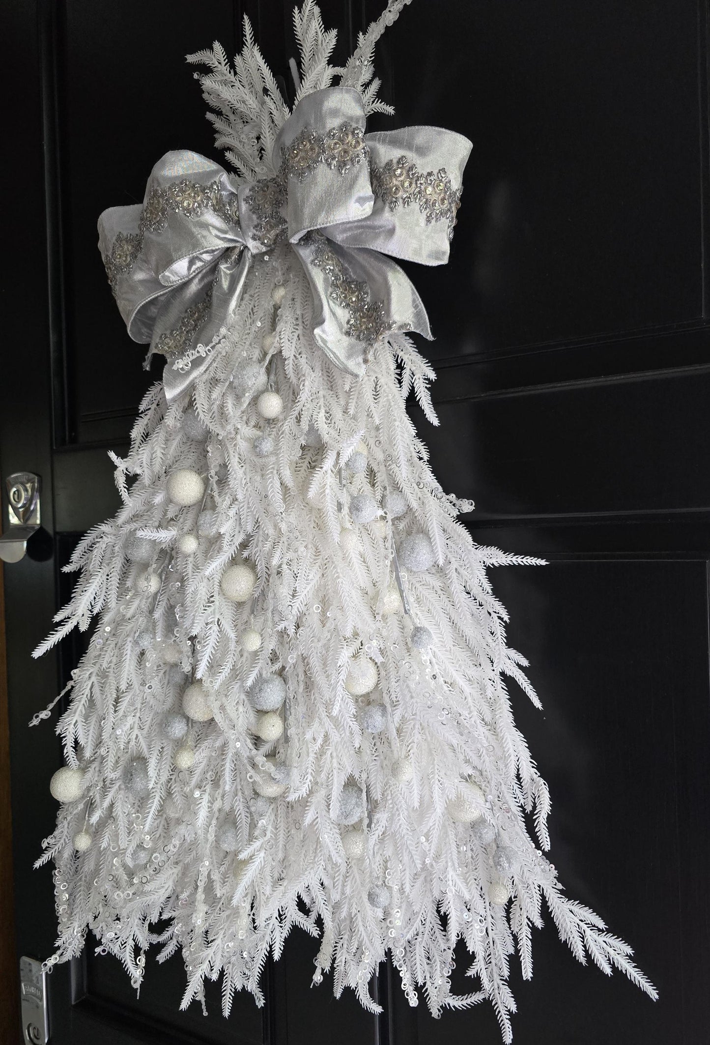 Large Luxury Christmas Tree Wreath Elegant Front Door Home Decorations White Xmas Winter Mantle Decor Porch Holiday Swag Designer Unique