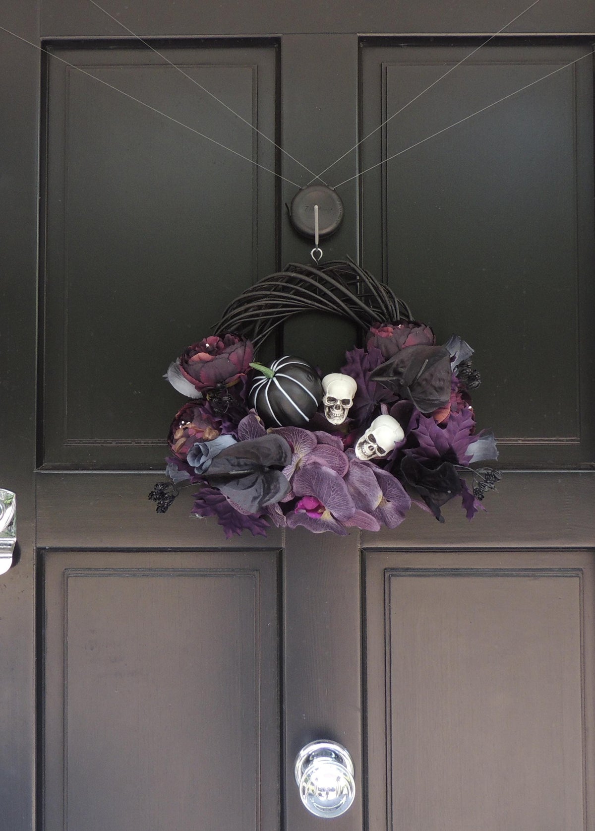 Gothic Halloween Wreath, Black Purple Skull Wreath,Front Door Decor,Dark Floral Wreath Spooky Halloween Decor, Haunted Decor,Steampunk Swag