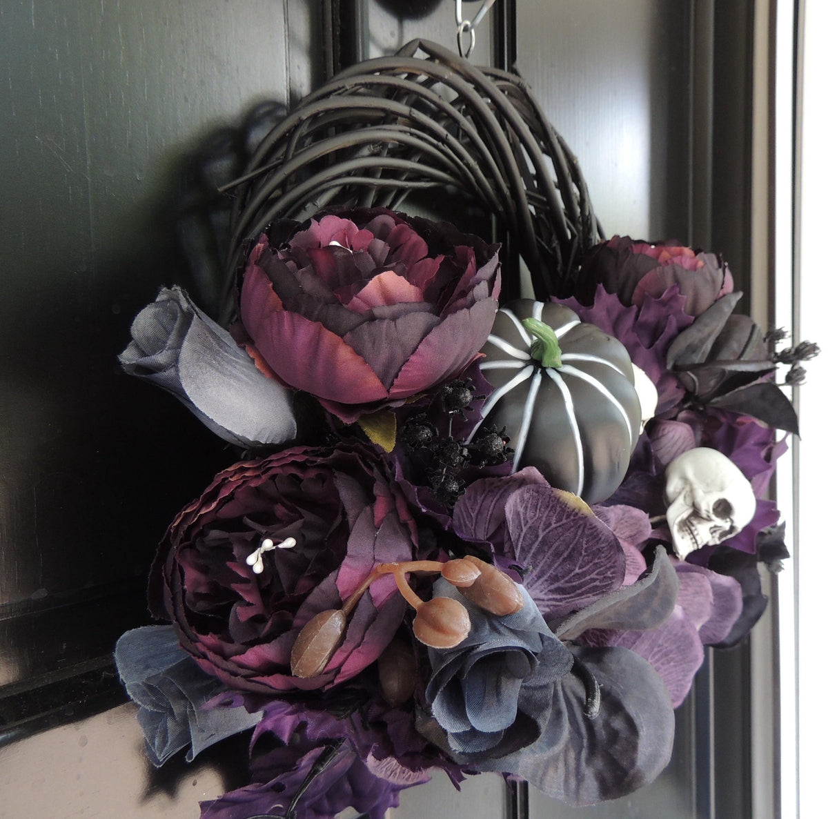 Gothic Halloween Wreath, Black Purple Skull Wreath,Front Door Decor,Dark Floral Wreath Spooky Halloween Decor, Haunted Decor,Steampunk Swag