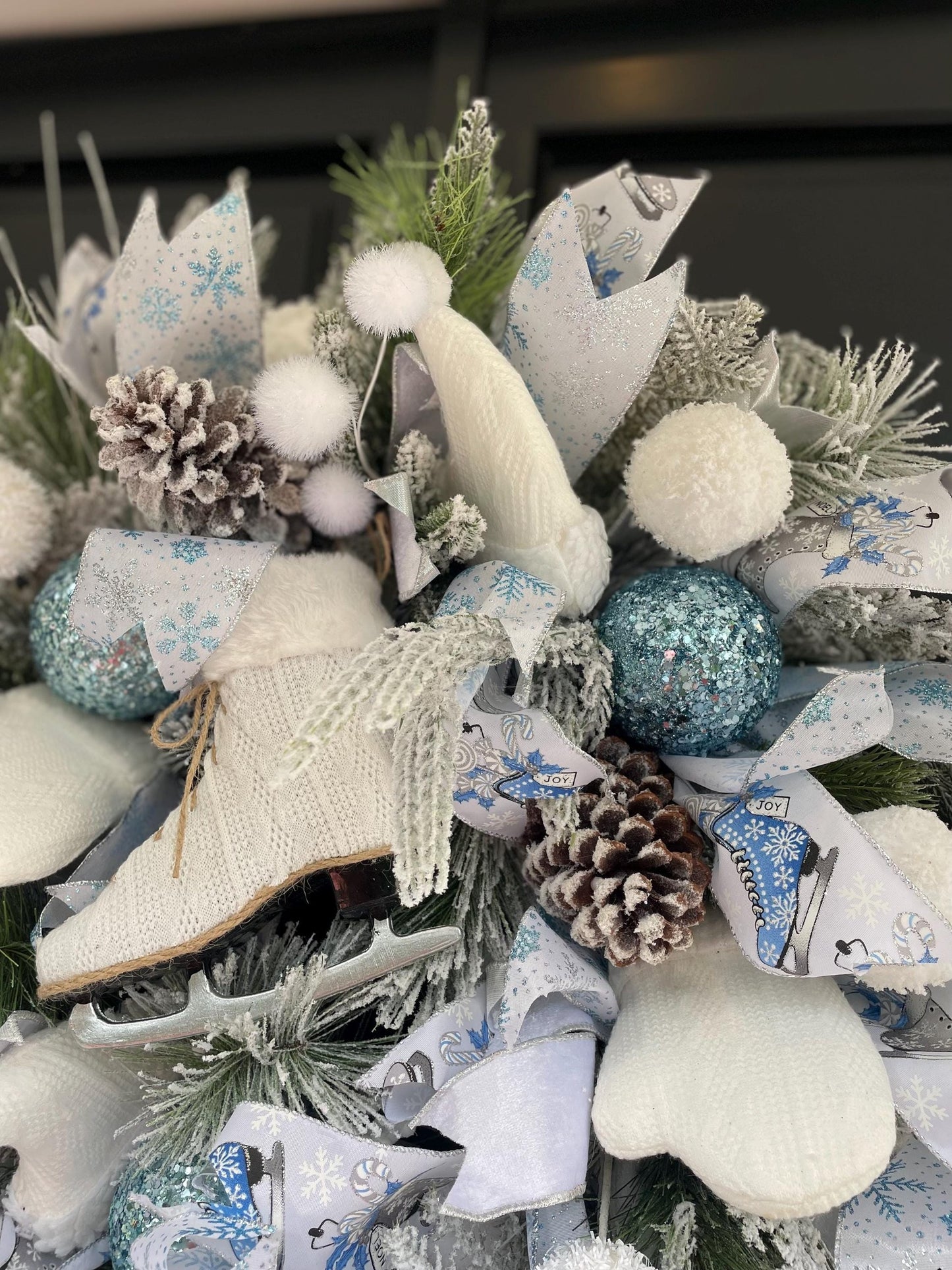 XL White Flocked Christmas Wreath Ice Skating Front Door Elegant Home Decor Decoration Glam Winter Swag Designer Unique Gift Luxury Holiday
