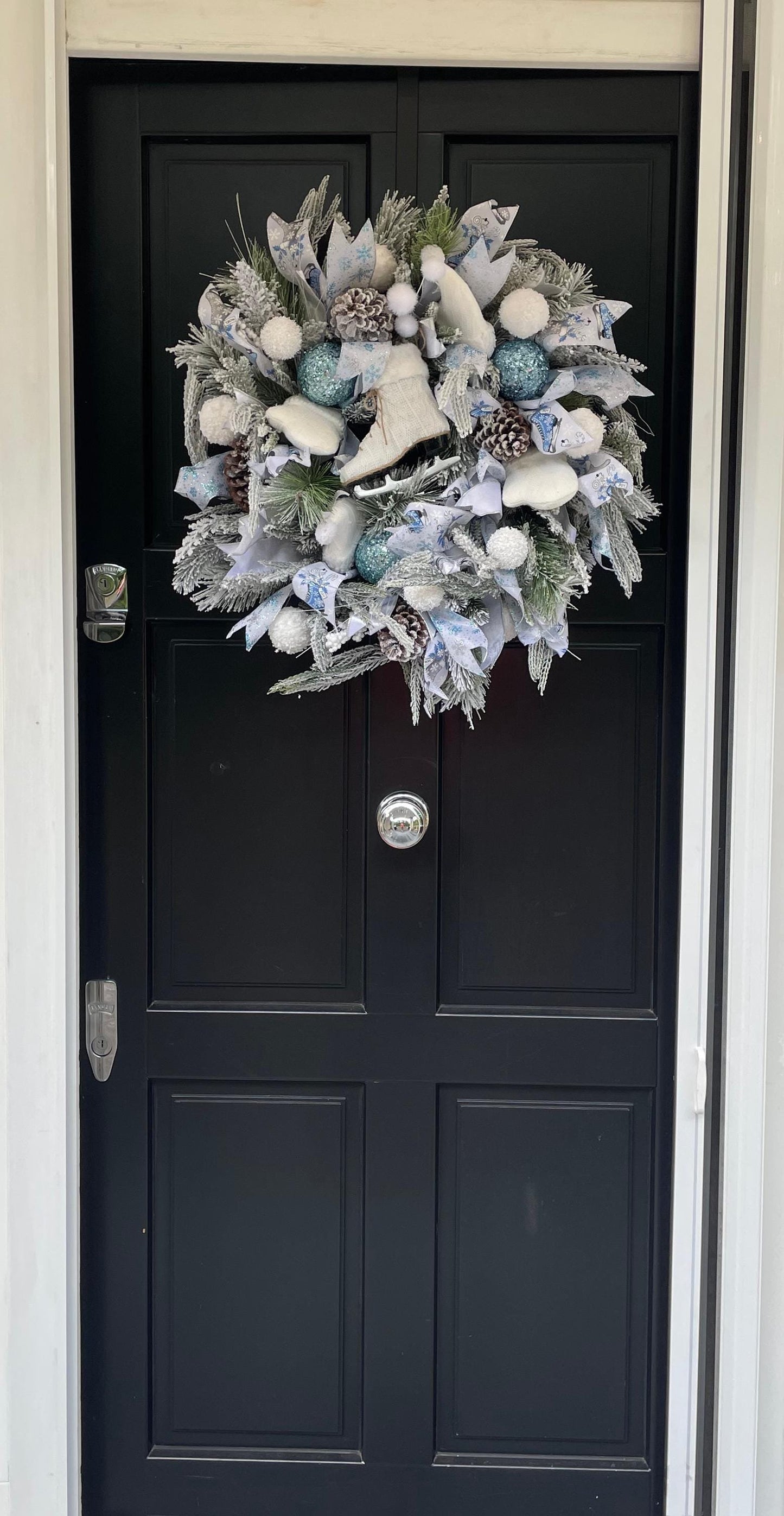 XL White Flocked Christmas Wreath Ice Skating Front Door Elegant Home Decor Decoration Glam Winter Swag Designer Unique Gift Luxury Holiday