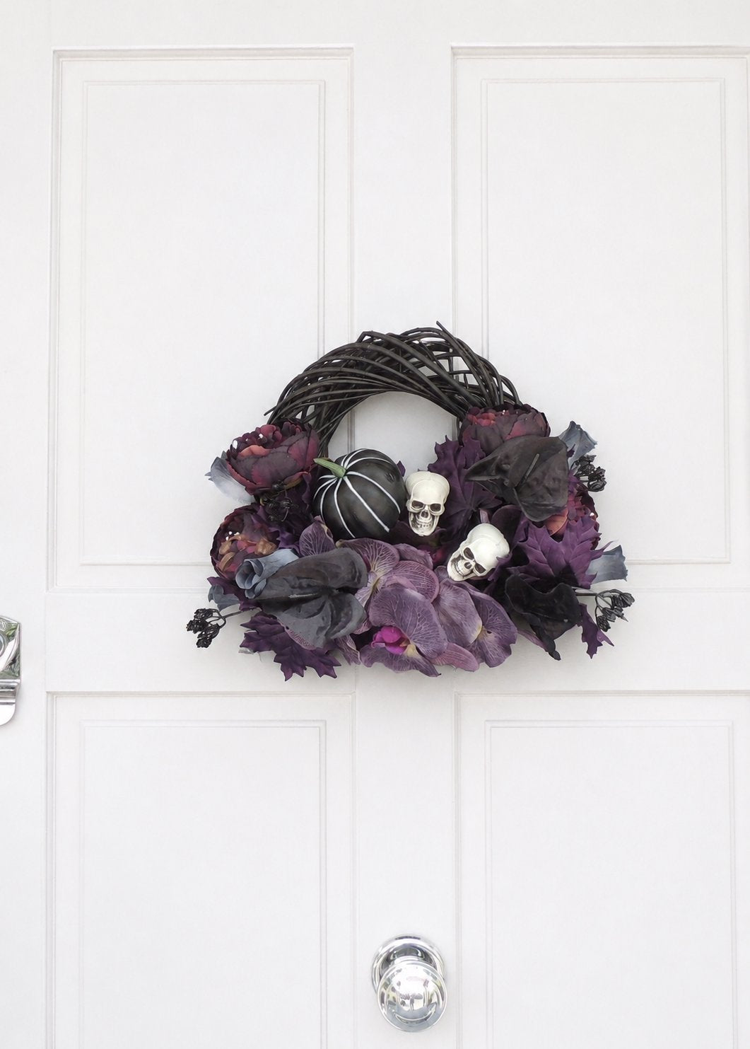 Gothic Halloween Wreath, Black Purple Skull Wreath,Front Door Decor,Dark Floral Wreath Spooky Halloween Decor, Haunted Decor,Steampunk Swag