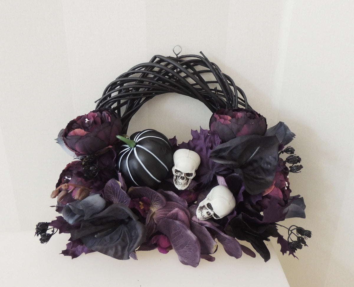 Gothic Halloween Wreath, Black Purple Skull Wreath,Front Door Decor,Dark Floral Wreath Spooky Halloween Decor, Haunted Decor,Steampunk Swag