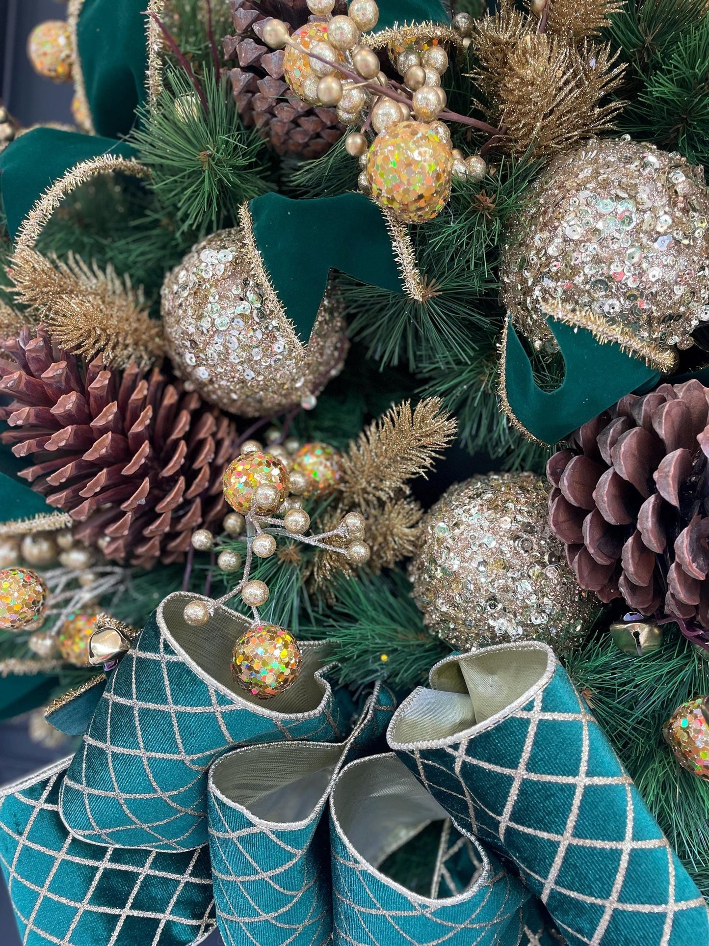 Green Gold XL Christmas Front Door Wreath Traditional Elegant Porch Holiday House Home Decor Decoration Glam Winter Swag Designer Unique