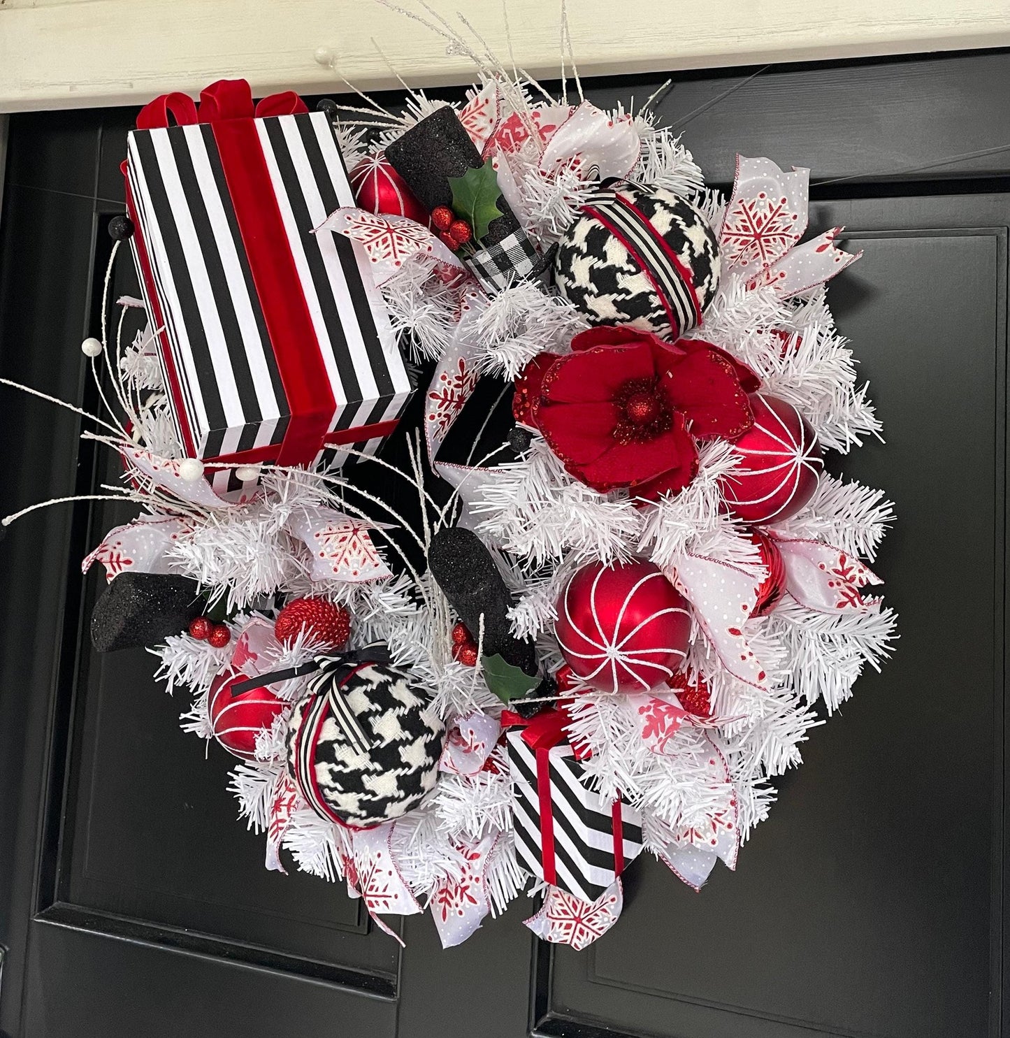 Red White Black Christmas Wreath Front Door Glam Deco Home Decorations Xmas Winter Mantle Decor Holiday Wreath Modern Swag Fireplace Wall